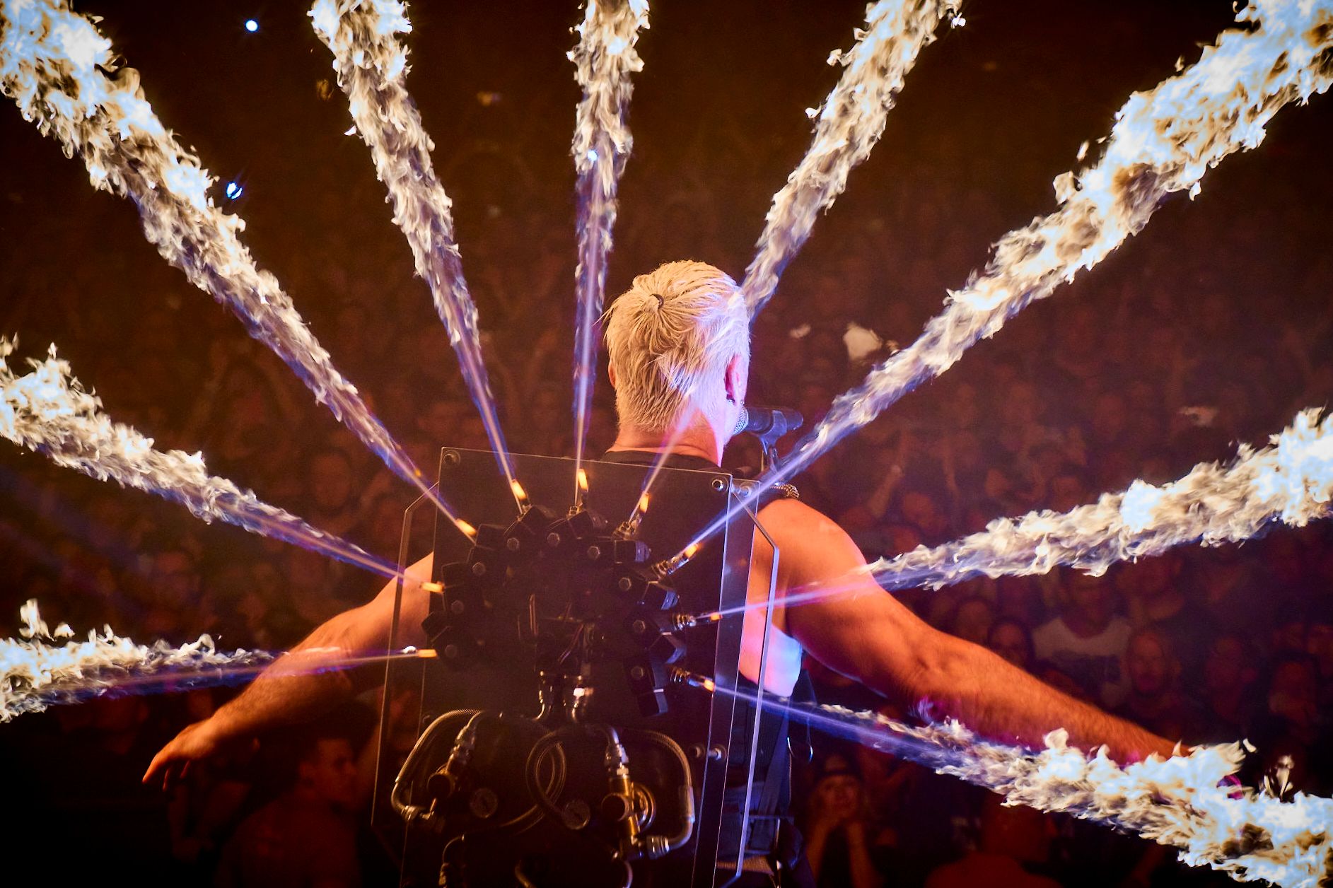 Foto · Flamethrower Backpack
