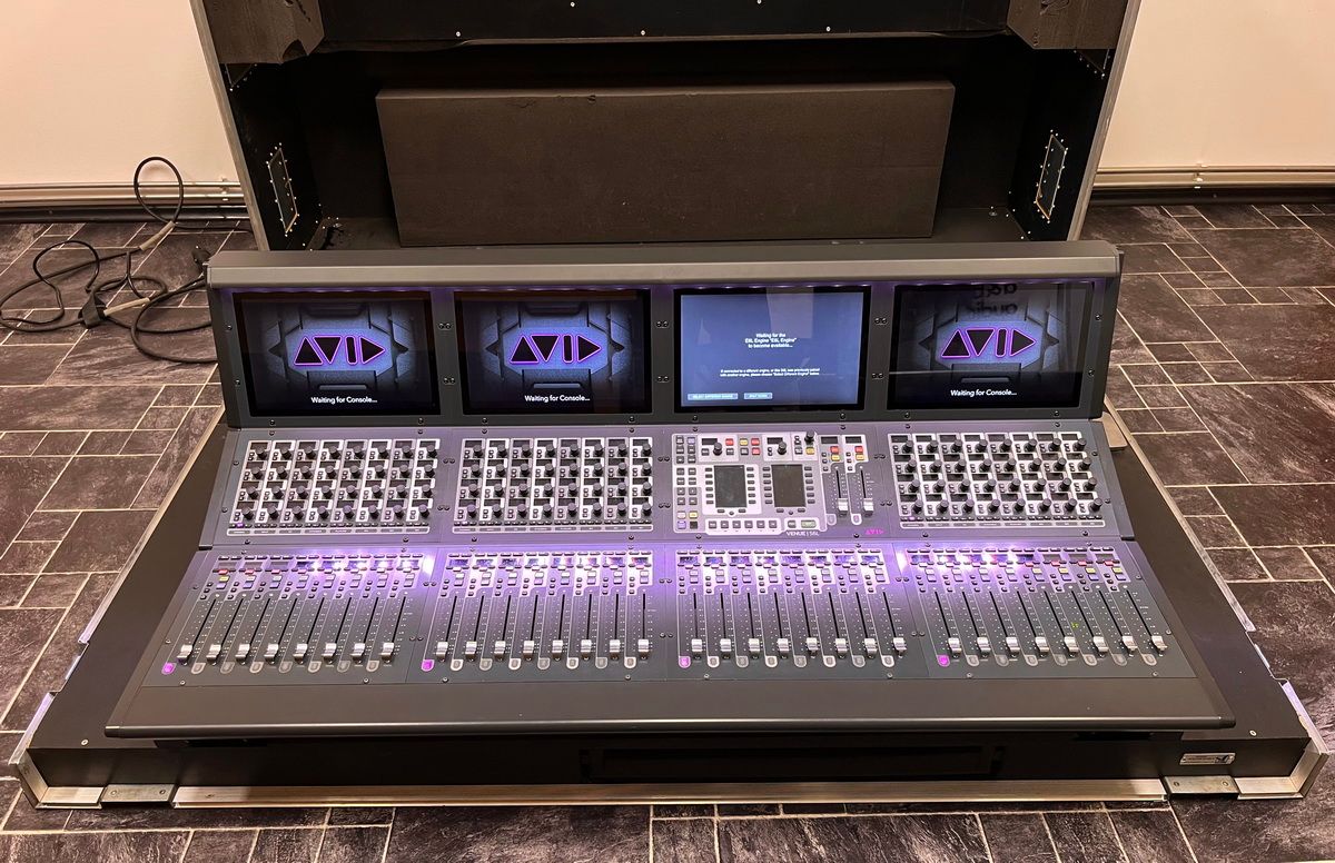 Photo · Avid VENUE | S6L